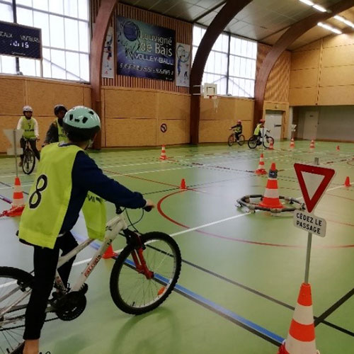 Des Jeux d'adresse en classe de maternelle à l'école Saint-Patern